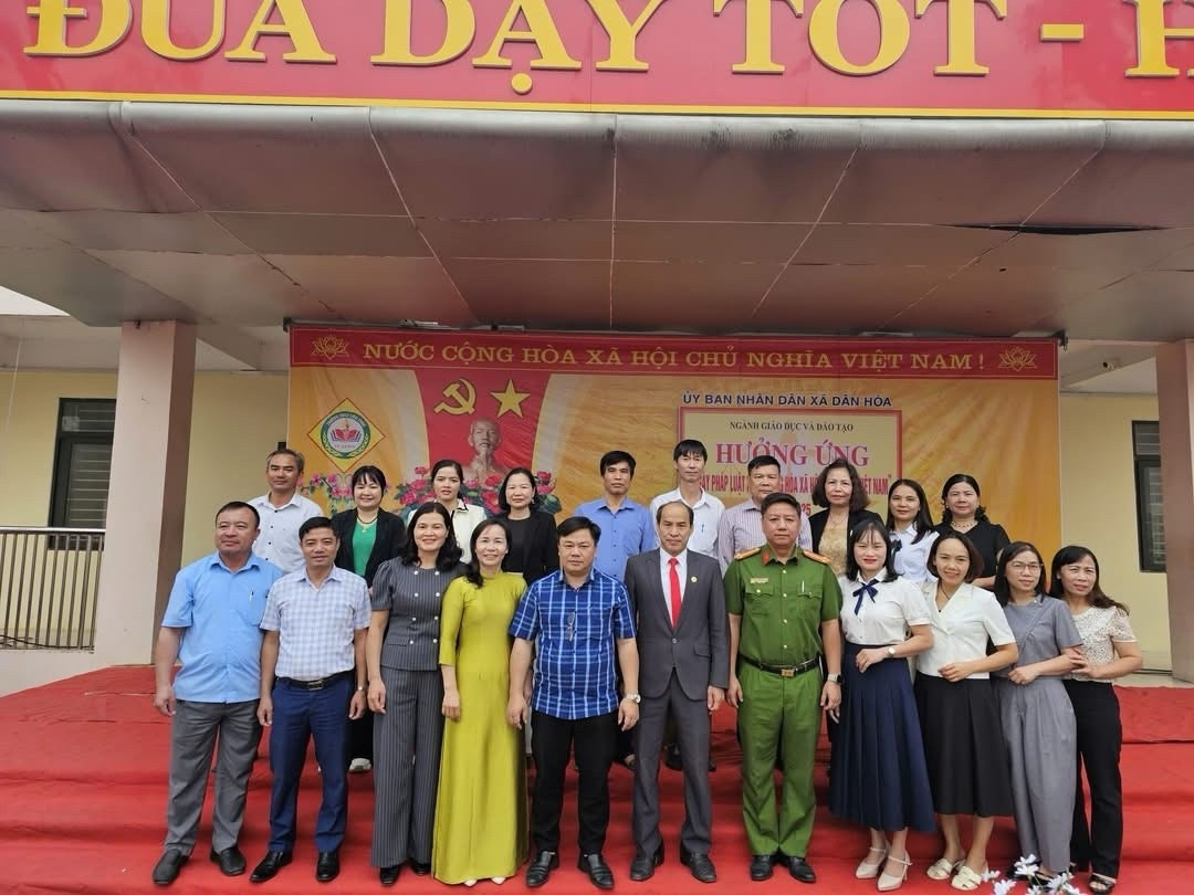 TRƯỜNG THCS LIÊN CHÂU TỔ CHỨC THÀNH CÔNG PHÁT ĐỘNG ĐIỂM HƯỞNG ỨNG “ NGÀY PHÁP LUẬT NƯỚC CỘNG HOÀ XÃ HỘI CHỦ NGHĨA VIỆT NAM”  NĂM 2025