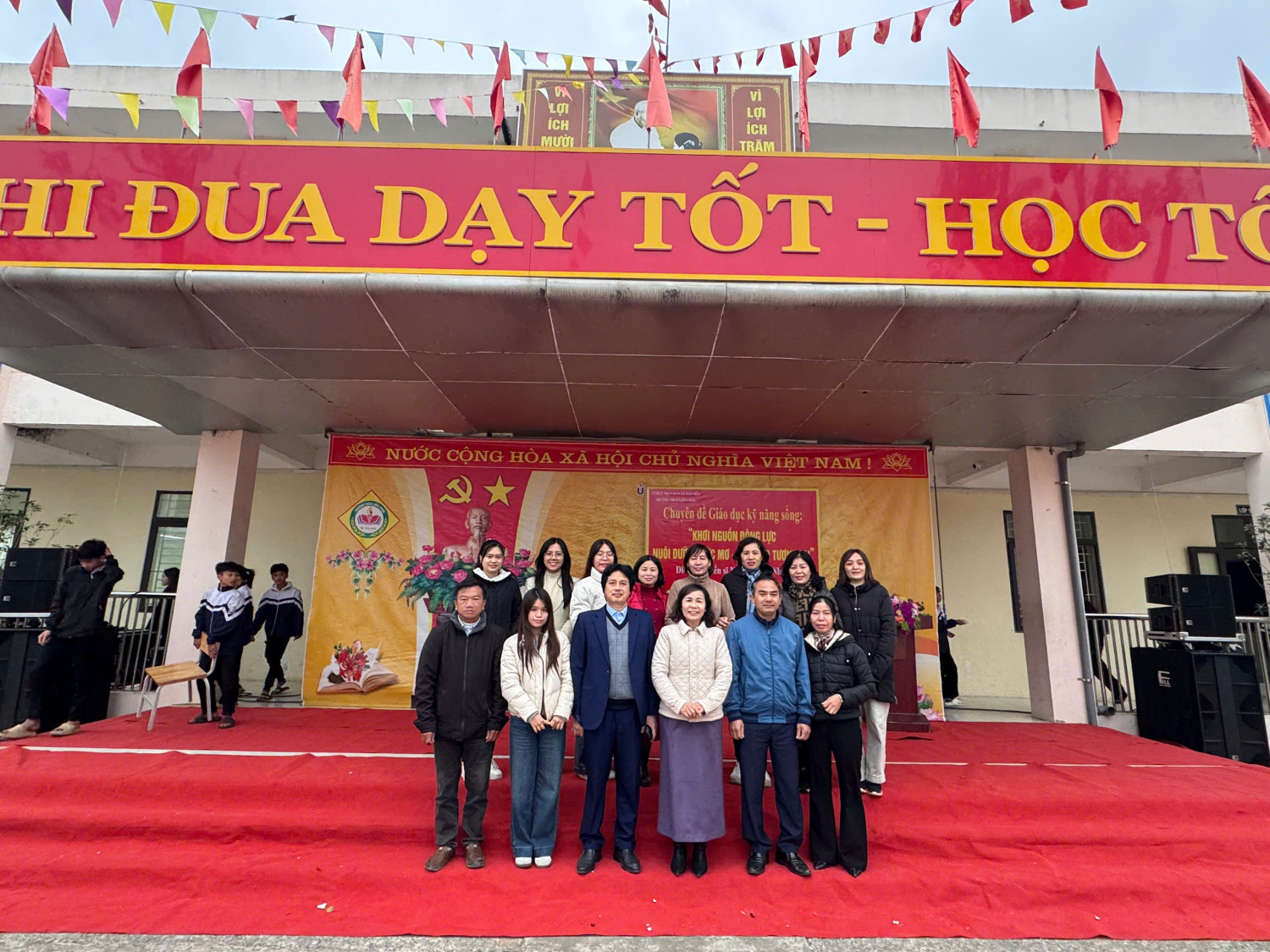 TRƯỜNG THCS LIÊN CHÂU TỔ CHỨC HOẠT ĐỘNG TRẢI NGHIỆM, HƯỚNG NGHIỆP "KHƠI NGUỒN ĐỘNG LỰC – NUÔI DƯỠNG ƯỚC MƠ, KIẾN TẠO TƯƠNG LAI"